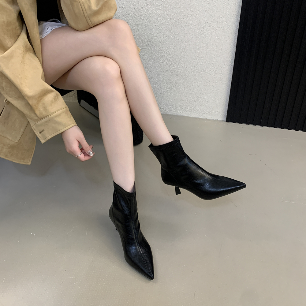 Pointed Toe Stiletto Fashion Boots 2025 Winter European American New Style Mid Heel Short Boots Simple Chelsea Boots - Image 4