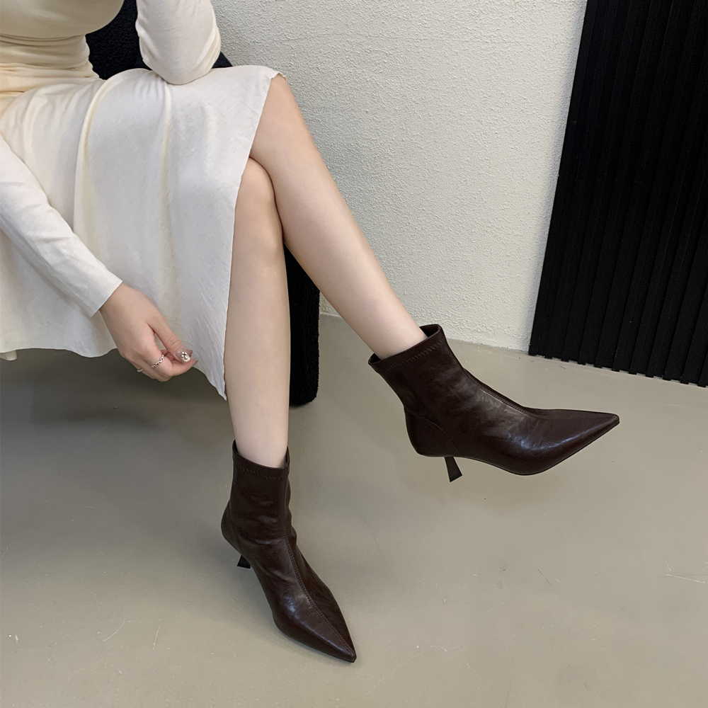 Pointed Toe Stiletto Fashion Boots 2025 Winter European American New Style Mid Heel Short Boots Simple Chelsea Boots - Image 3